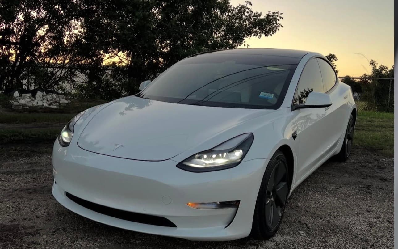 Tesla Model 3 (pré-restylage) blanche retenue après comparaison de plusieurs annonces